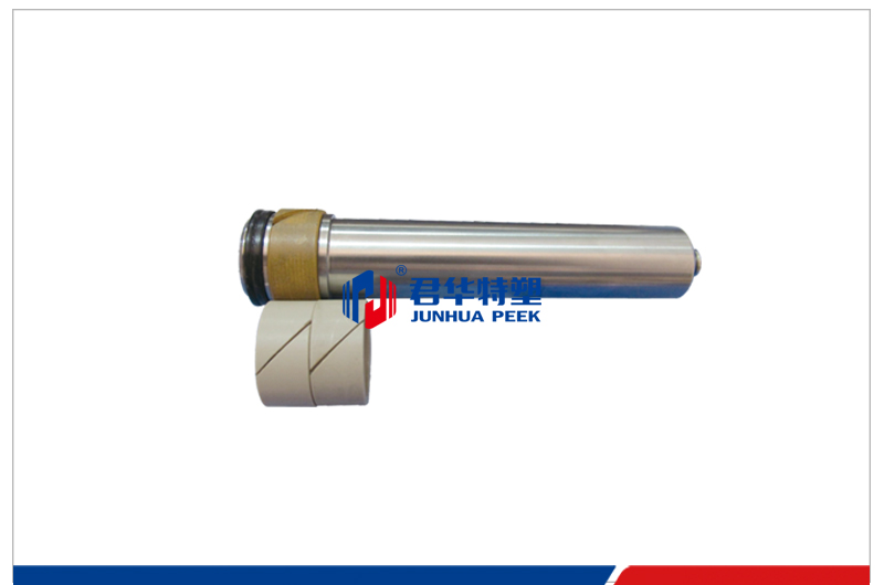 El manguito de desgaste guía de PEEK reemplaza al PTFE modificado y se utiliza en la varilla del émbolo.