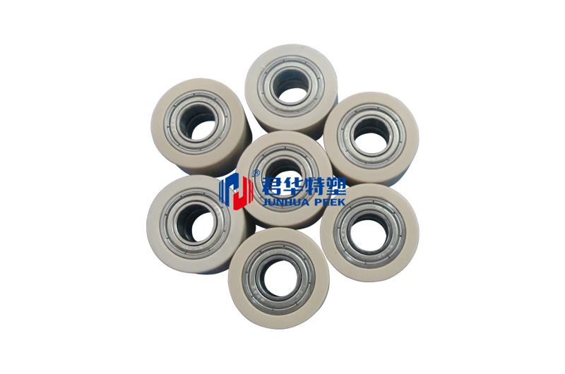 Rodillos de PEEK para la industria de llenado de bebidas