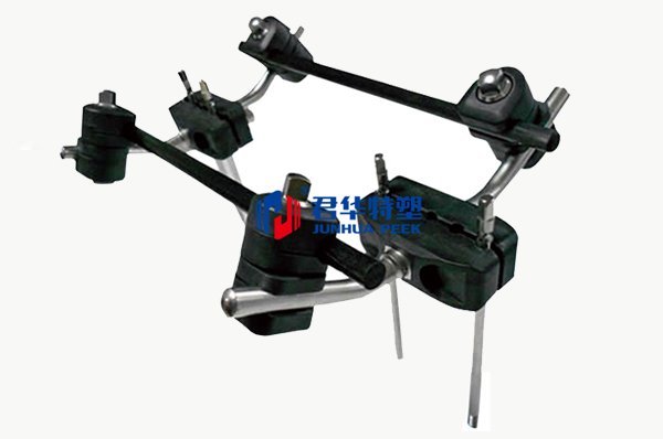 Fijador externo de PEEK