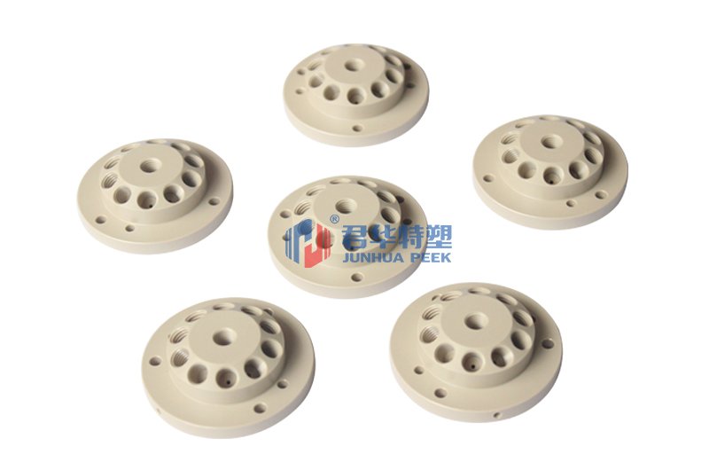 Reparación craneal con PEEK