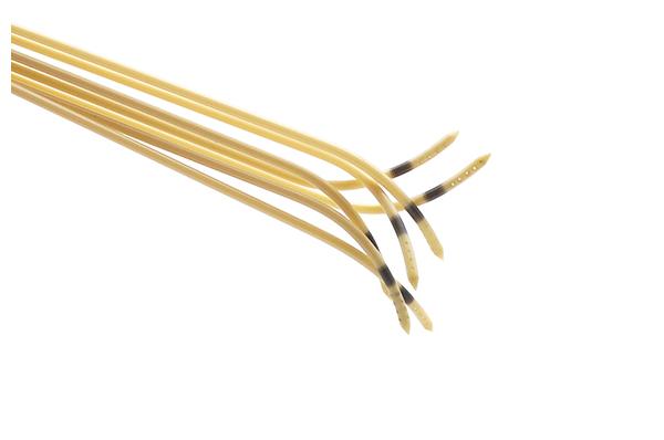 Aguja de punción urinaria PEEK